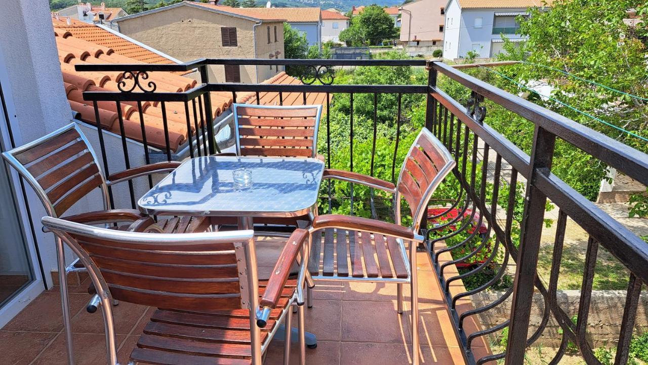 Cozy Apartments Baska Luaran gambar